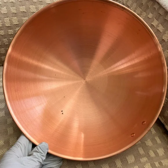 Round bottom Copper Mixing Bowl with brass ring. 11” inches across - Picture 5 of 12